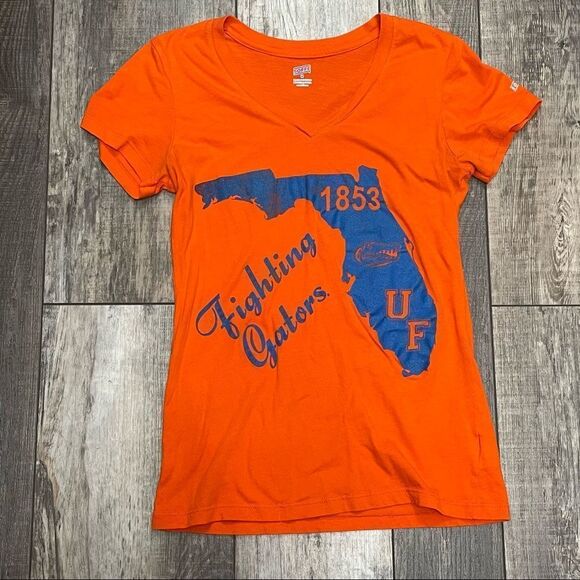 Soffe Tops - SOFFE Brand Orange Retro Look Fighting Gators Short Sleeve Tshirt V-neck Medium